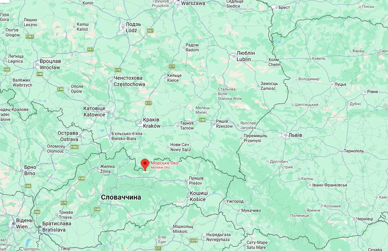 У Польщі оштрафували українського блогера, який заїхав автомобілем у заповідну зону біля гірського озера: як він відреагував. Фото