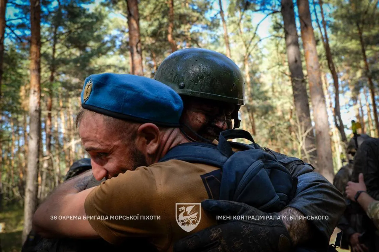 Всегда на самых тяжелых участках фронта: Зеленский и Сырский поздравили украинских морских пехотинцев с профессиональным праздником. Фото
