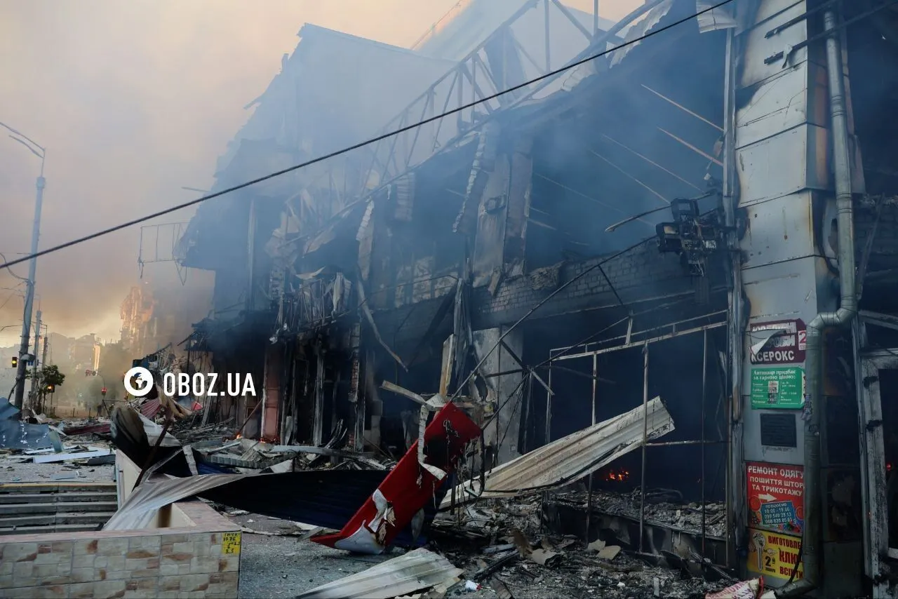 Київ у вогні і димі після нічної атаки РФ: є загиблий і десятки постраждалих