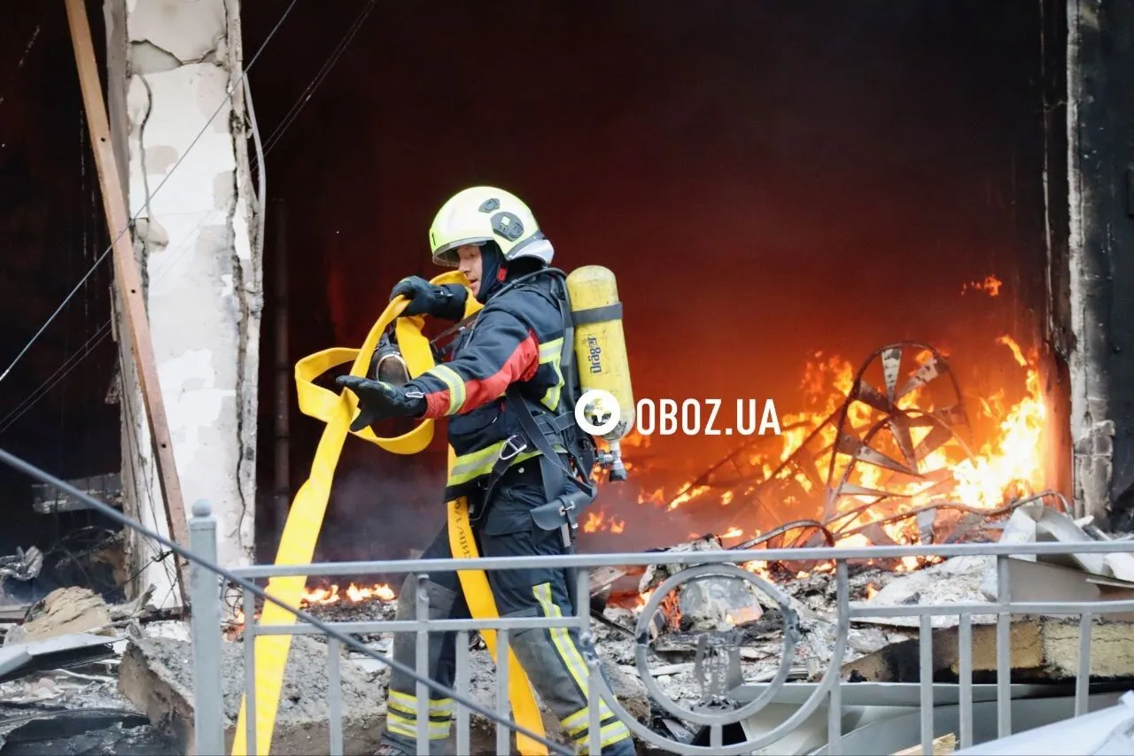 Київ у вогні і димі після нічної атаки РФ: є загиблий і десятки постраждалих