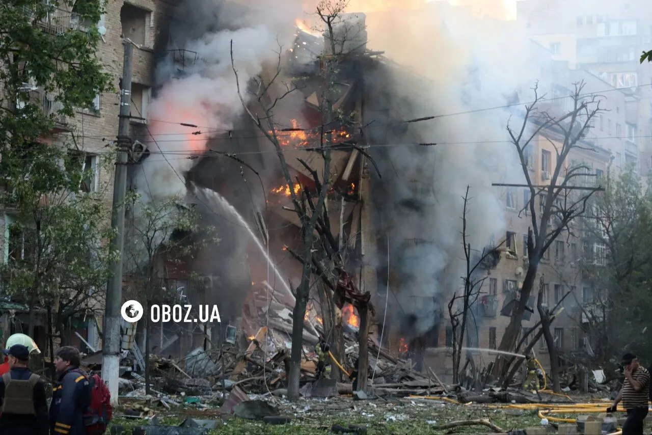 Київ у вогні і димі після нічної атаки РФ: є загиблий і десятки постраждалих