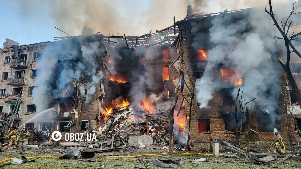 Київ у вогні і димі після нічної атаки РФ: є загиблий і десятки постраждалих