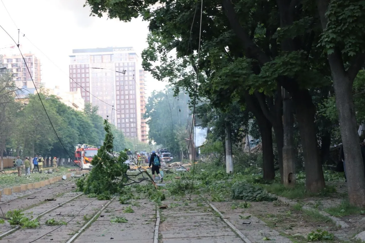 Київ у вогні і димі після нічної атаки РФ: є загиблий і десятки постраждалих