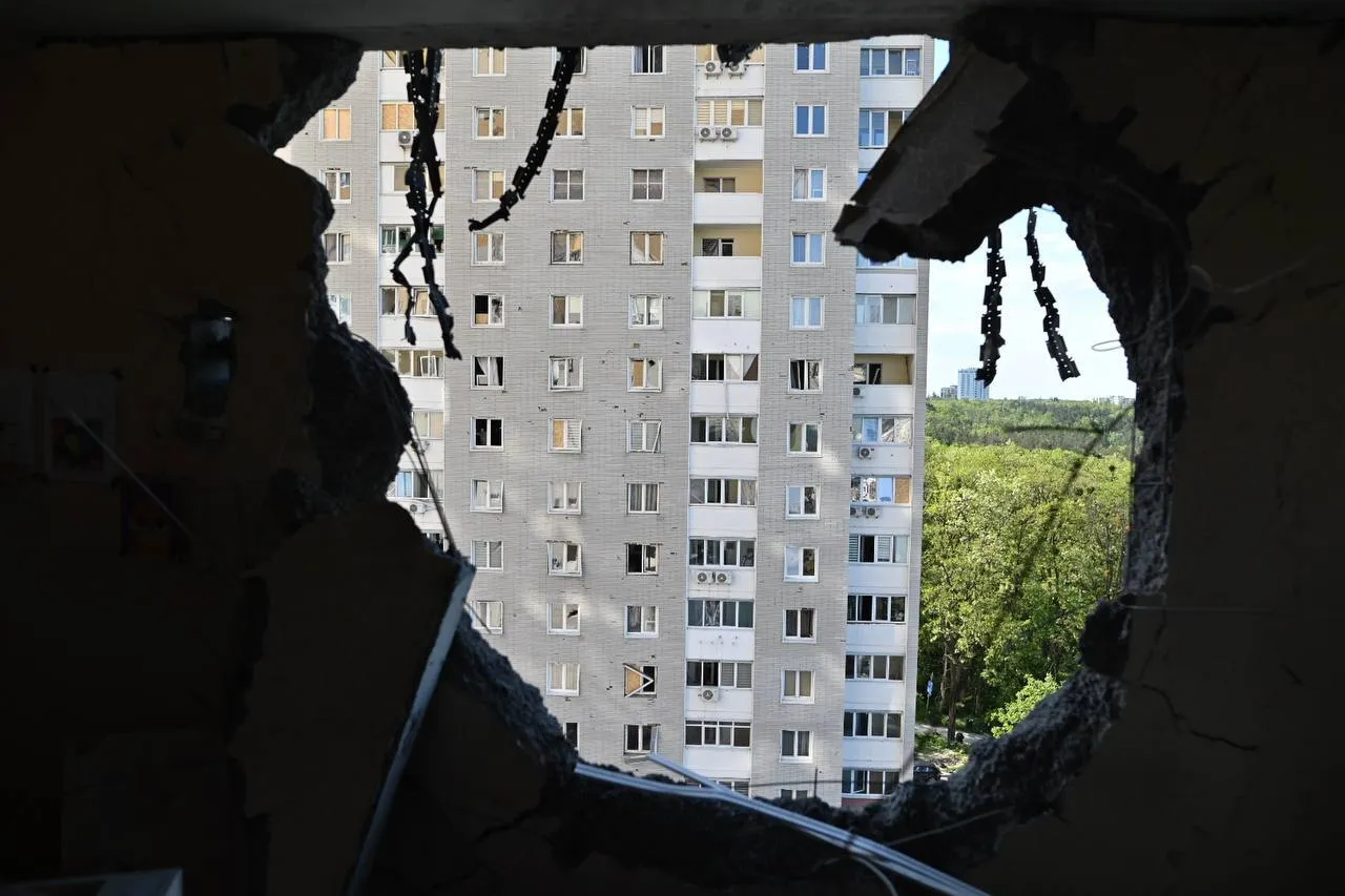 На Киевщине в результате ударов РФ повреждены 110 объектов: 11 пострадавших, среди них – ребенок. Фото