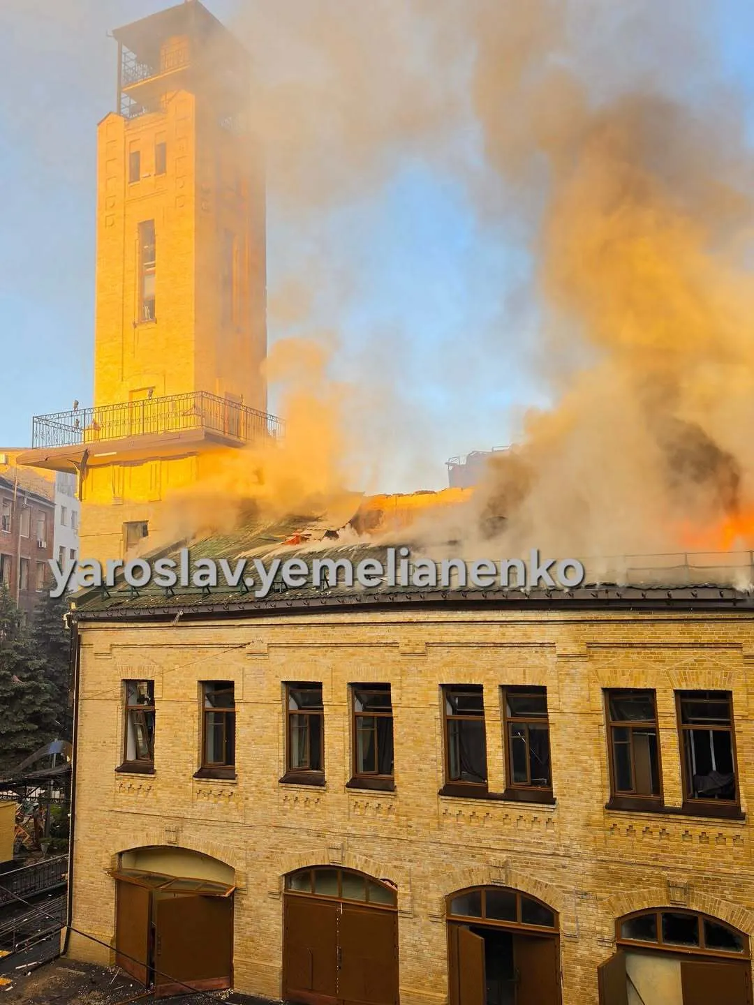 В Києві внаслідок удару РФ пошкоджено Національний музей "Чорнобиль". Фото та відео