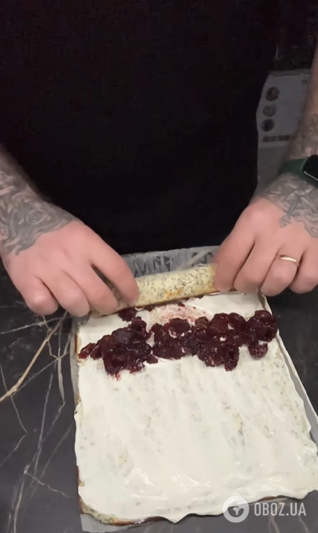 Нежный маковый рулет с вишней к чаю: как приготовить: как приготовить