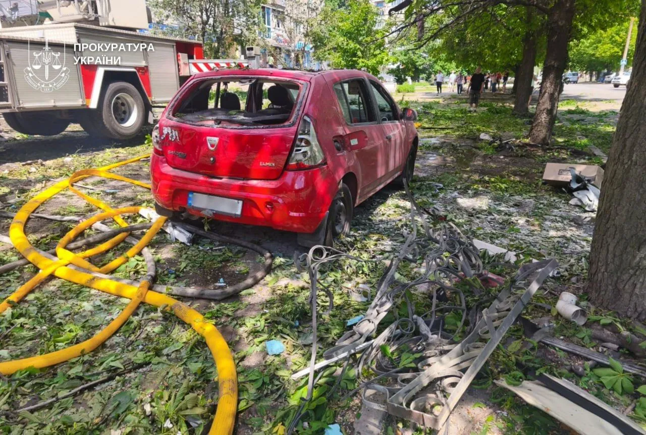 Росія завдала удару по Павлограду:  понівечено багатоповерхівку, серед постраждалих – 6-річний хлопчик. Фото