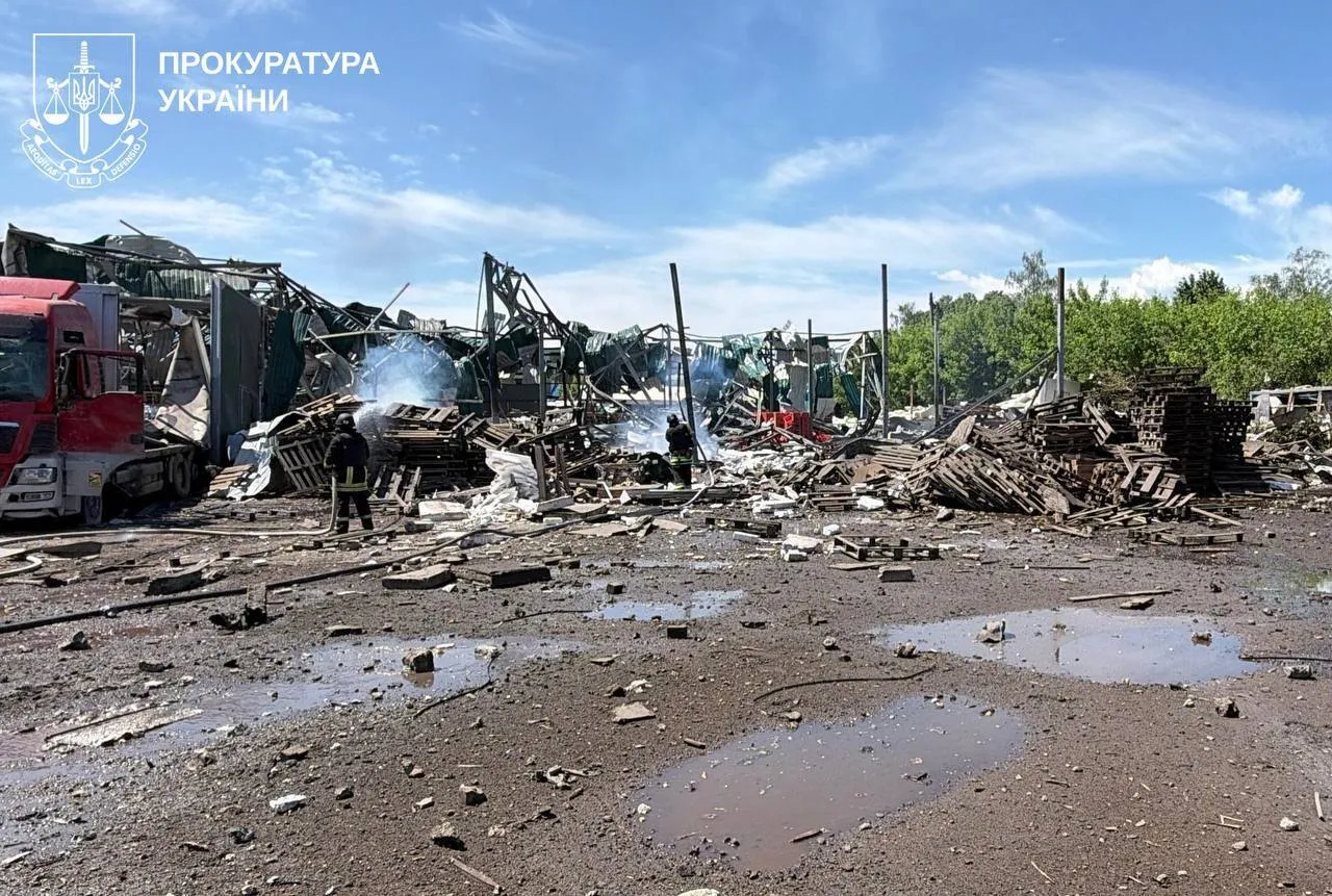Россия нанесла удар по Дергачам на Харьковщине: есть погибшие, 19 человек пострадали. Фото