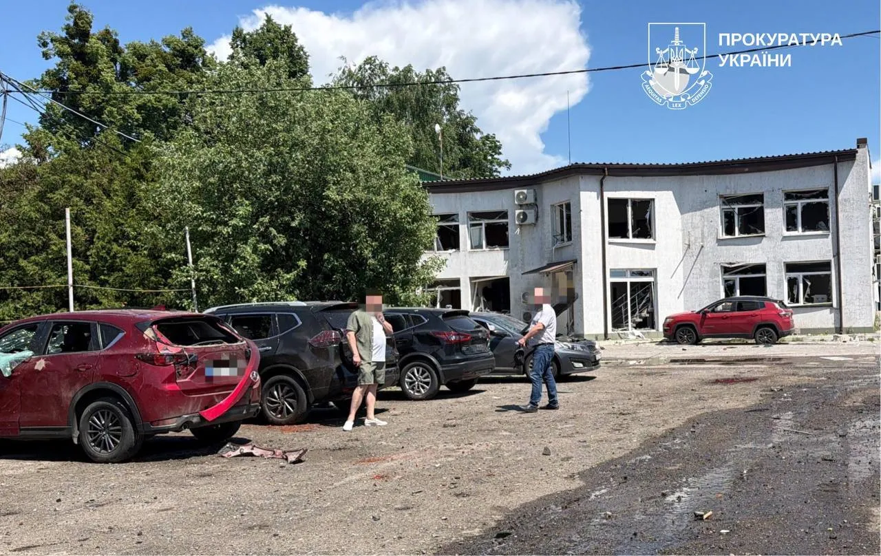 Россия нанесла удар по Дергачам на Харьковщине: есть погибшие, 19 человек пострадали. Фото