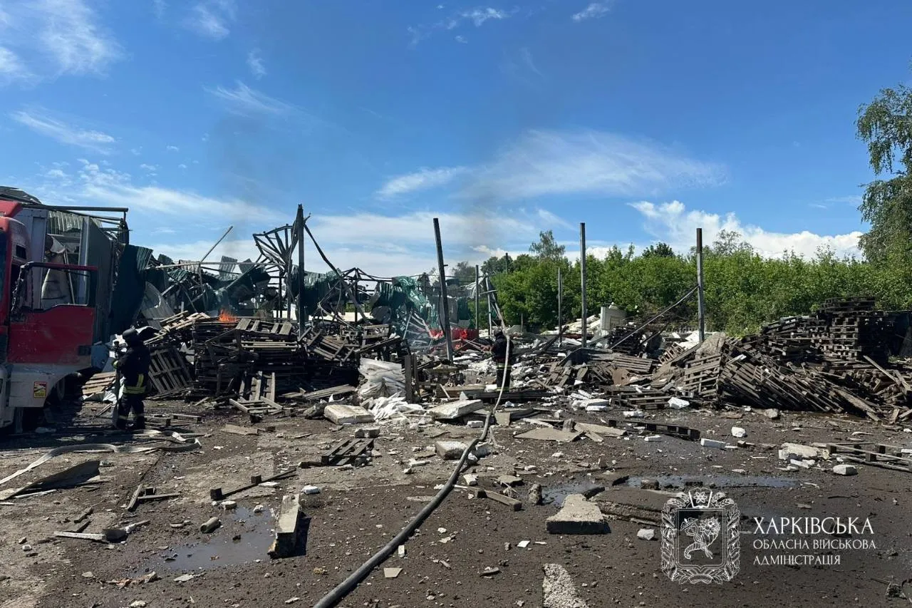 Россия нанесла удар по Дергачам на Харьковщине: есть погибшие, 19 человек пострадали. Фото
