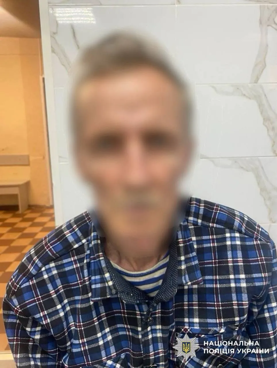 На Киевщине мужчина во время ссоры нанес несколько ударов топором сестре по голове. Подробности дела и фото