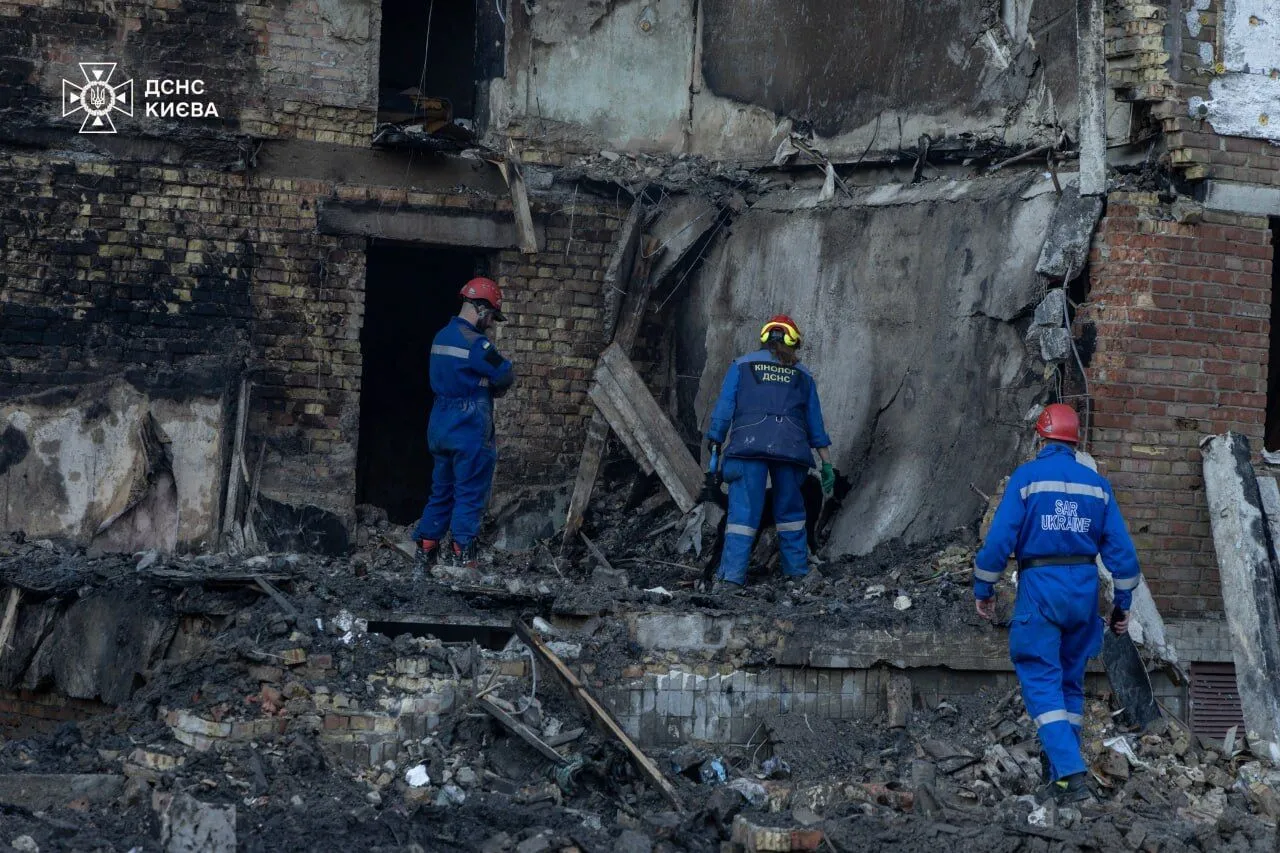 Количество пострадавших в Киеве после массированной атаки РФ возросло до 87 человек: Зеленский призвал к давлению на агрессора. Фото
