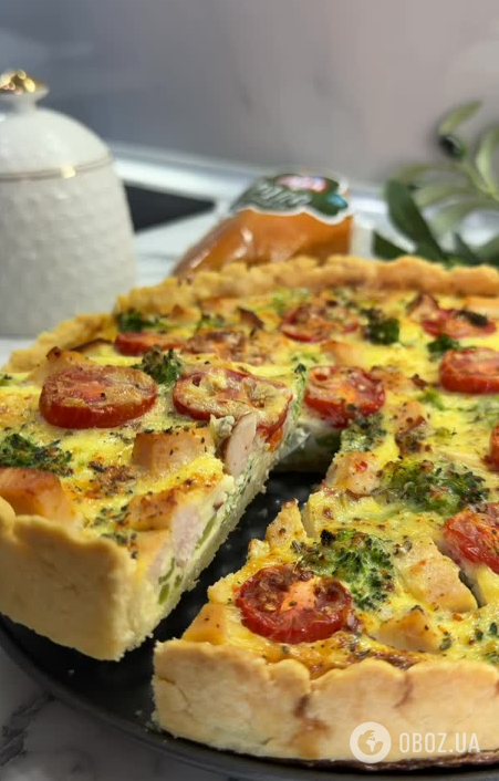 Сытный киш с курицей и помидорами на ужин: получится очень вкусно