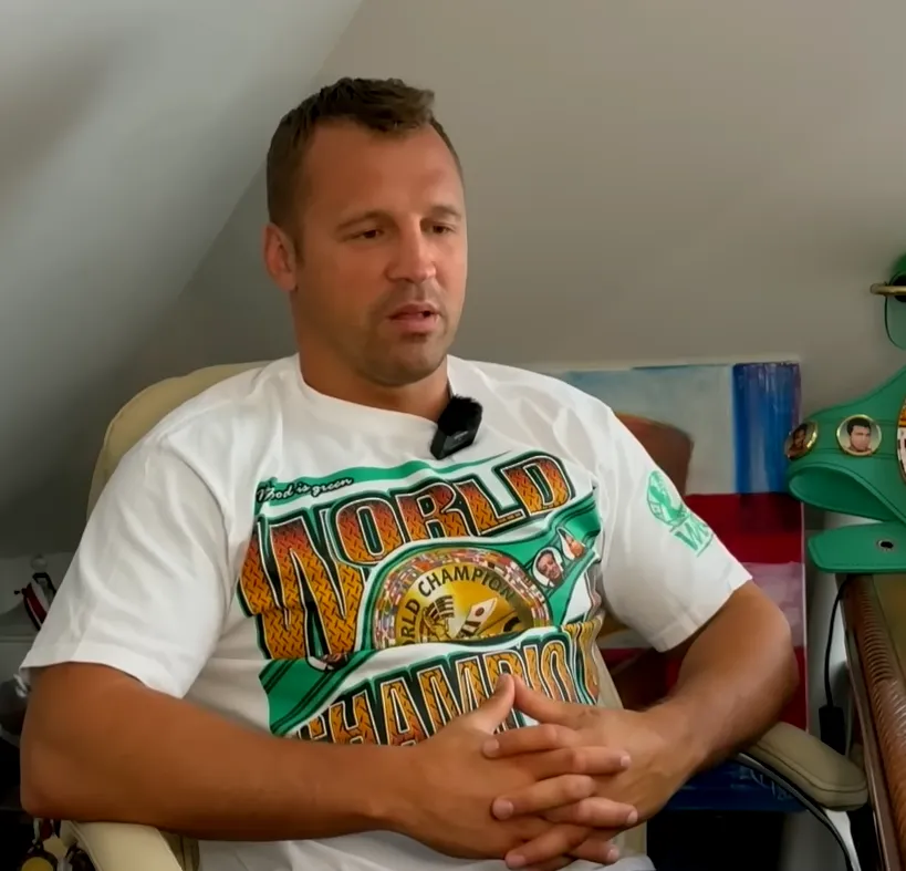 "Не впізнав його. Дуже-дуже погано": ексчемпіон світу принизив Усика, оцінюючи бій з Верховеном