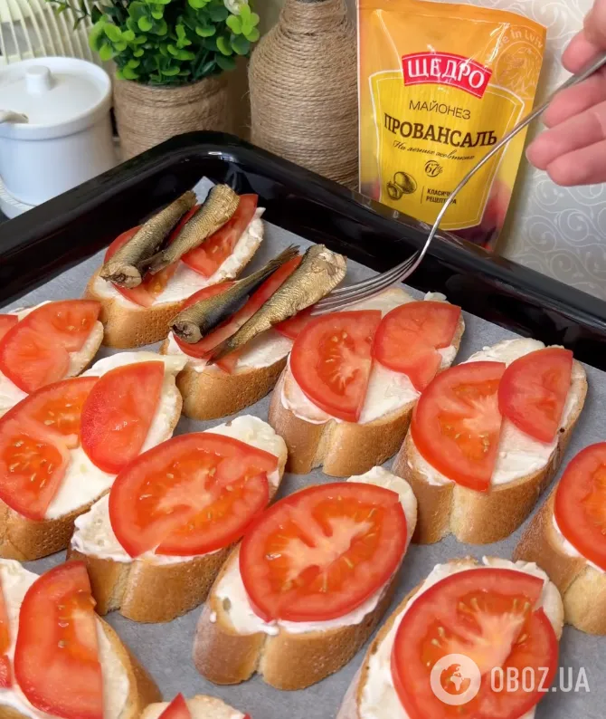 Горячие бутерброды со шпротами: делимся легким рецептом сытного и вкусного блюда