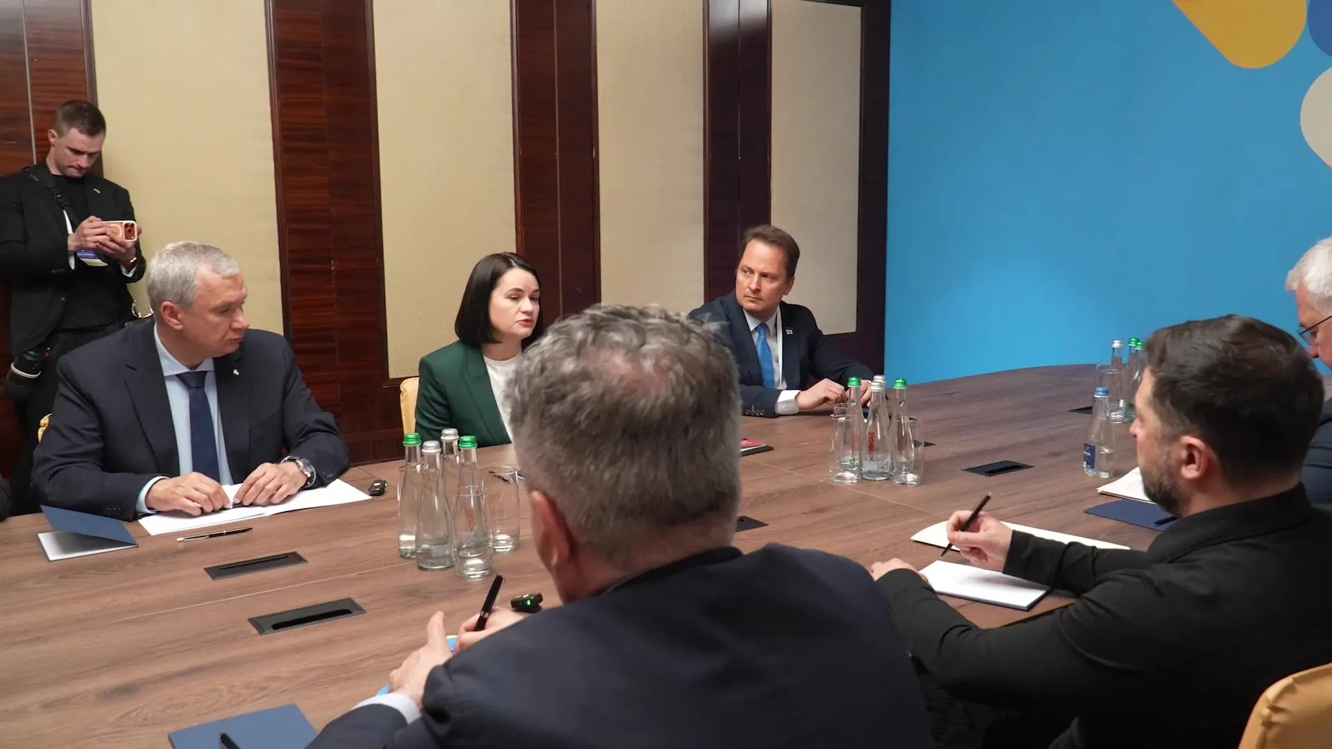 "Украина никогда не была угрозой Беларуси": Зеленский рассказал о встрече с Тихановской и раскрыл детали саммита в Киеве