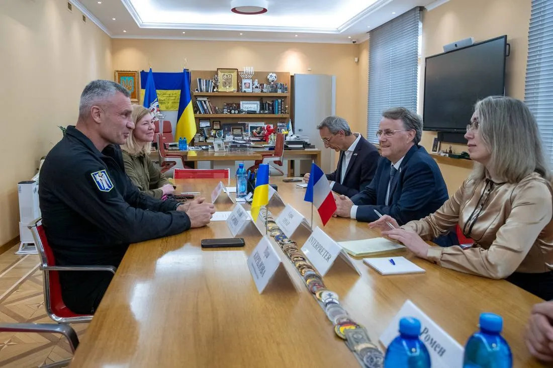 Обговорили подальшу ефективну співпрацю: Кличко зустрівся з мером французького міста Орлеан Груаром