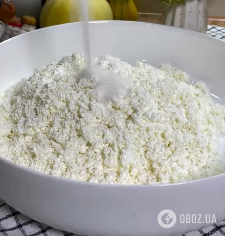 Вкусные творожные рогалики к чаю: готовятся элементарно