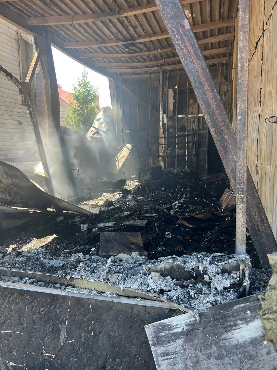 Последствия удара по "Новой почте" в Лиманце