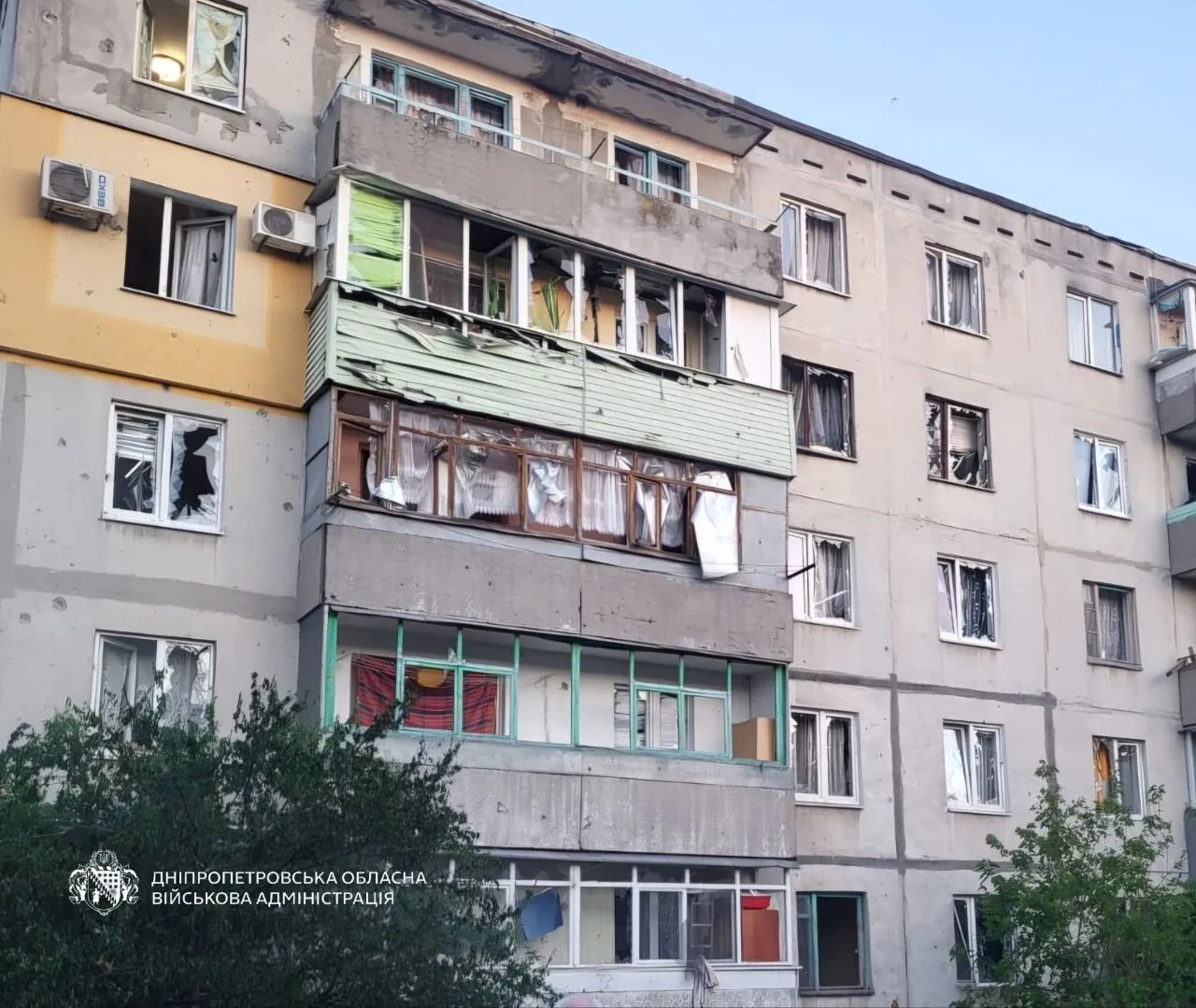 На Днепропетровщине в результате российских атак повреждены дома и АЗС: есть пострадавшие. Фото