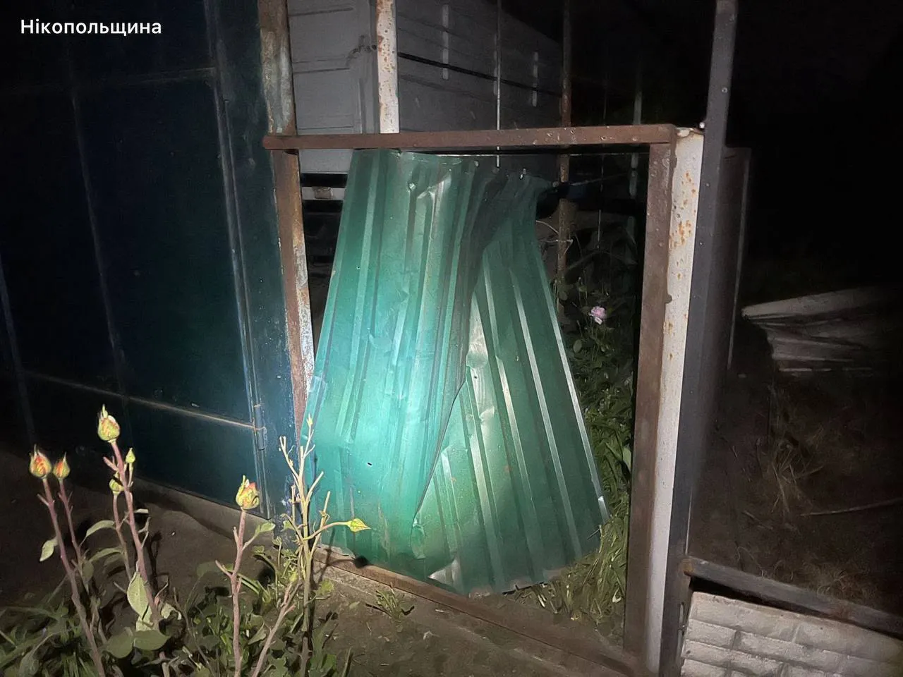 На Днепропетровщине в результате российских атак повреждены дома и АЗС: есть пострадавшие. Фото