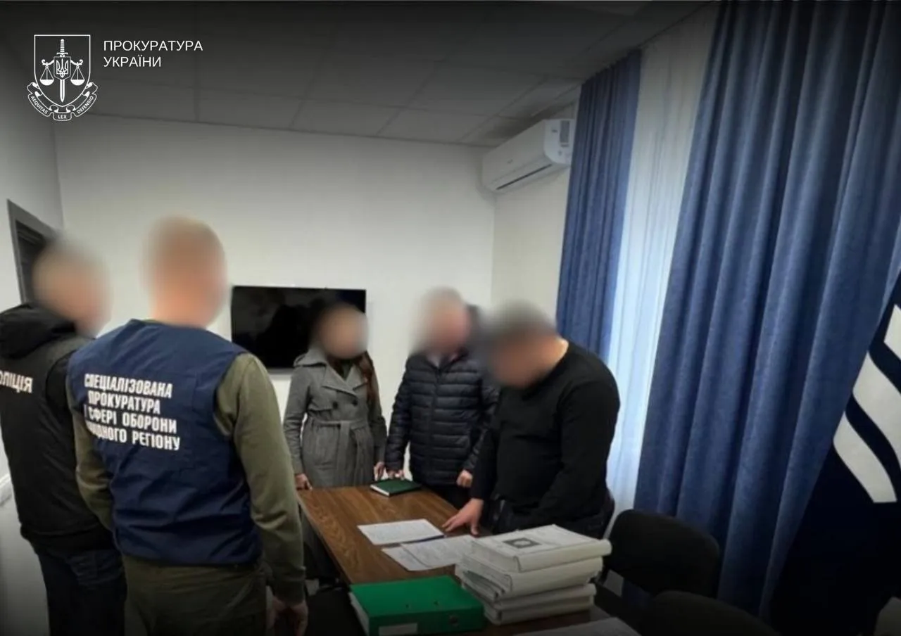 Придбав для армії 16 пікапів з переплатою: на Рівненщині судитимуть ексначальника обласного ТЦК. Фото