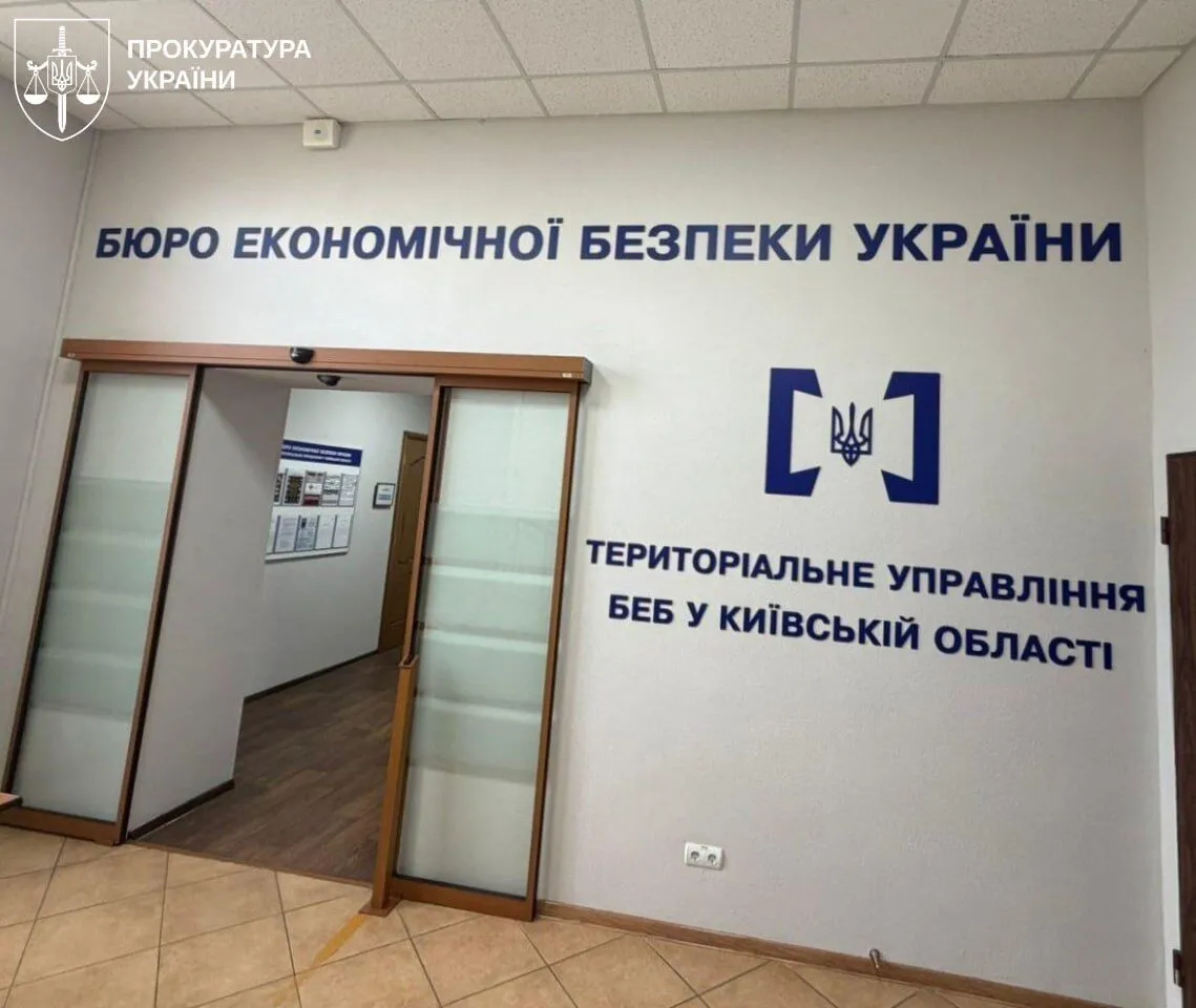 Детектива и аналитика БЭБ разоблачили на взятках и задержали: все подробности дела. Фото