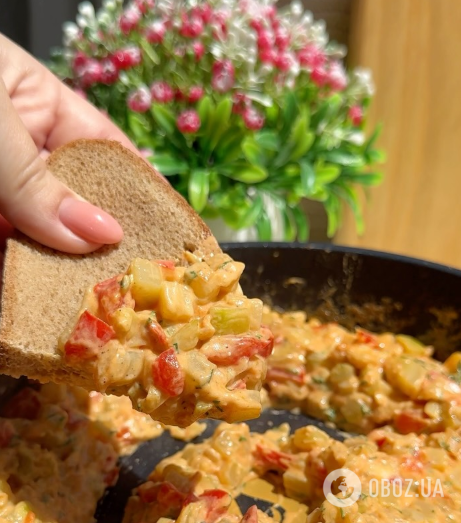 Вкусные тушеные кабачки в сырном соусе: как приготовить