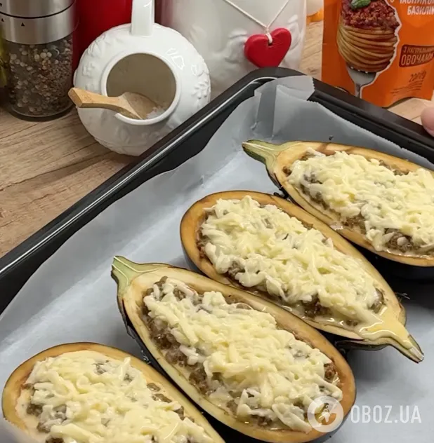 Вкусные фаршированные баклажаны с фаршем и сыром: делимся рецептом блюда для обеда и ужина