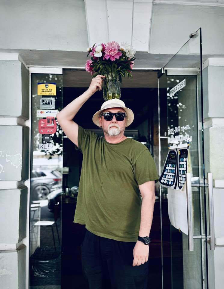 "Во время обстрелов открываю все окна". Семен Горов – о том, как война изменила шоубиз, $70 тыс. от Меладзе и цене комфорта Повалий и Ани Лорак