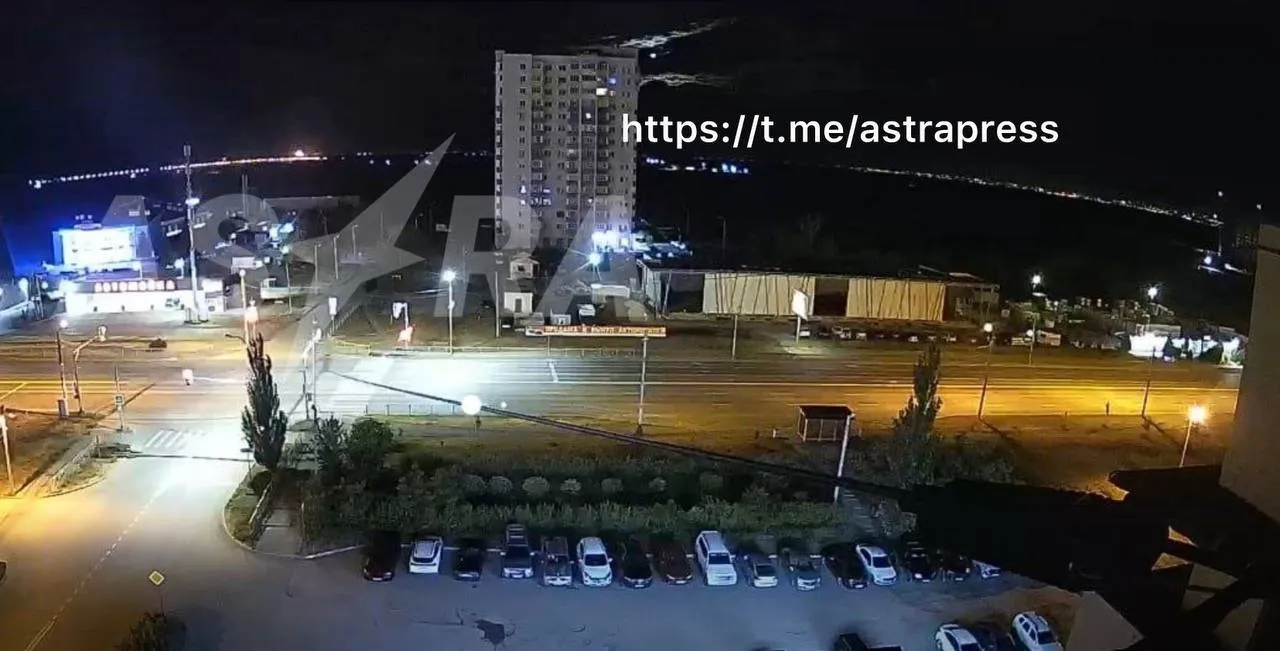 Дрони вдесяте атакували НПЗ у Волгограді: сталась пожежа. Фото і відео