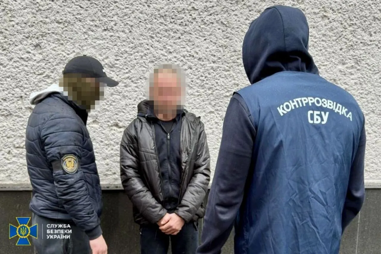 Загрожує довічне: СБУ затримала агента ФСБ РФ, який наводив російські ракети і дрони на Харківщині
