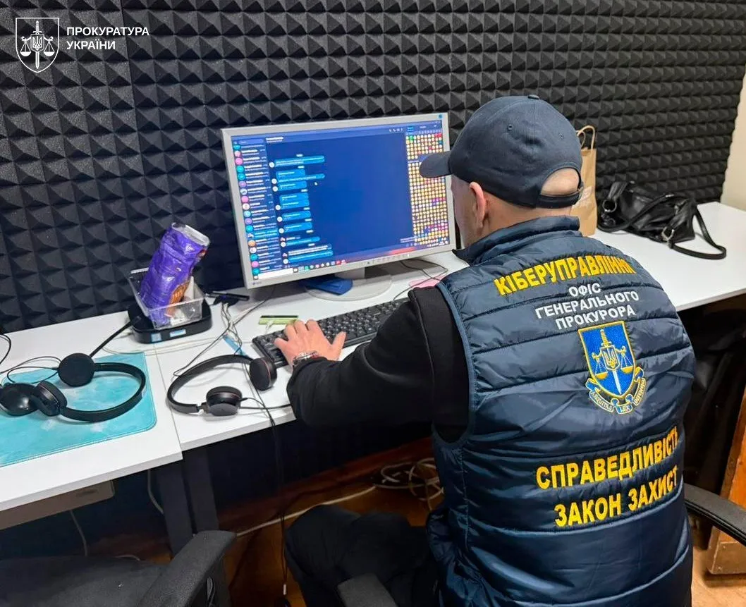 Злоумышленники вели переписку с жертвами