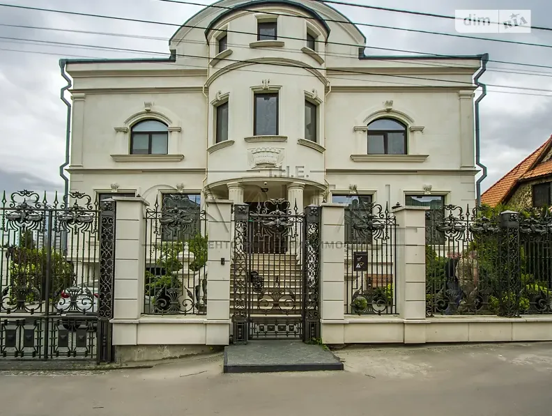 Известная певица и вдова нардепа продает киевский особняк в "стиле Пшонки" за почти $10 млн: как он выглядит изнутри. Фото