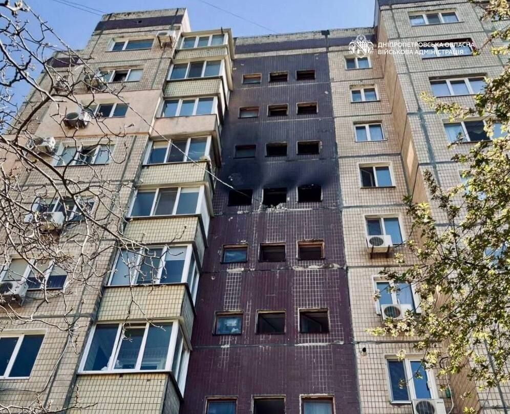 Ворог атакував багатоповерхівку в Кривому Розі: постраждали діти. Фото і відео