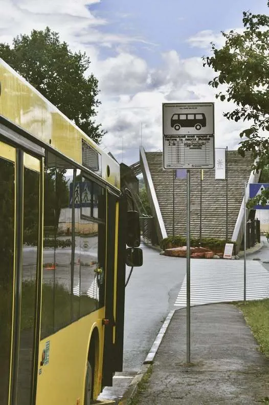 У Києві запустили новий автобус до музею "Пирогово". Схема та розклад