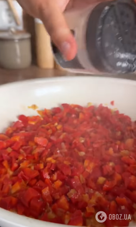 Самая вкусная шакшука с помидорами и зеленью: как приготовить