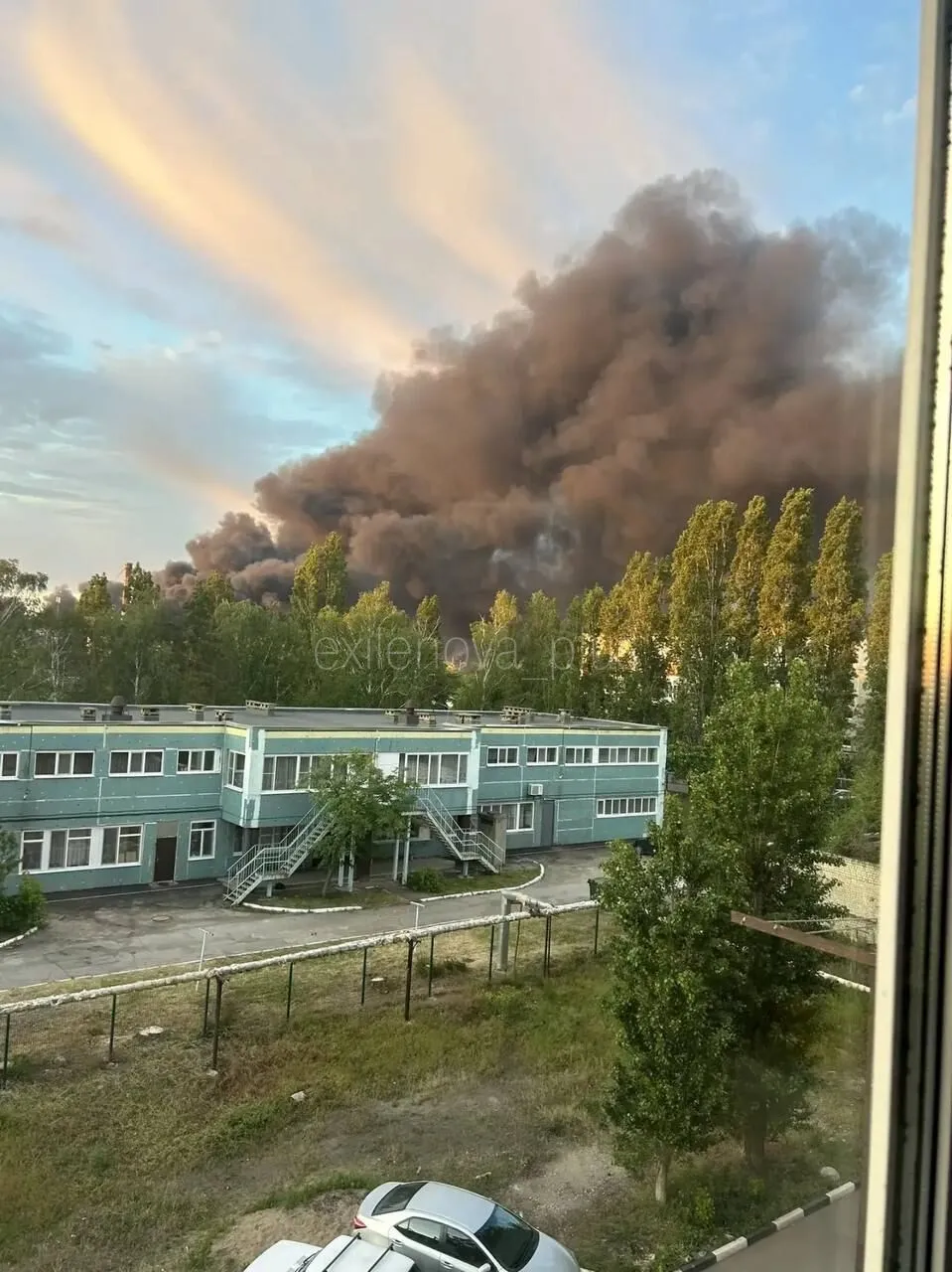 Под ударом – НПЗ: российский Саратов атаковали дроны, вспыхнул пожар. Фото и видео