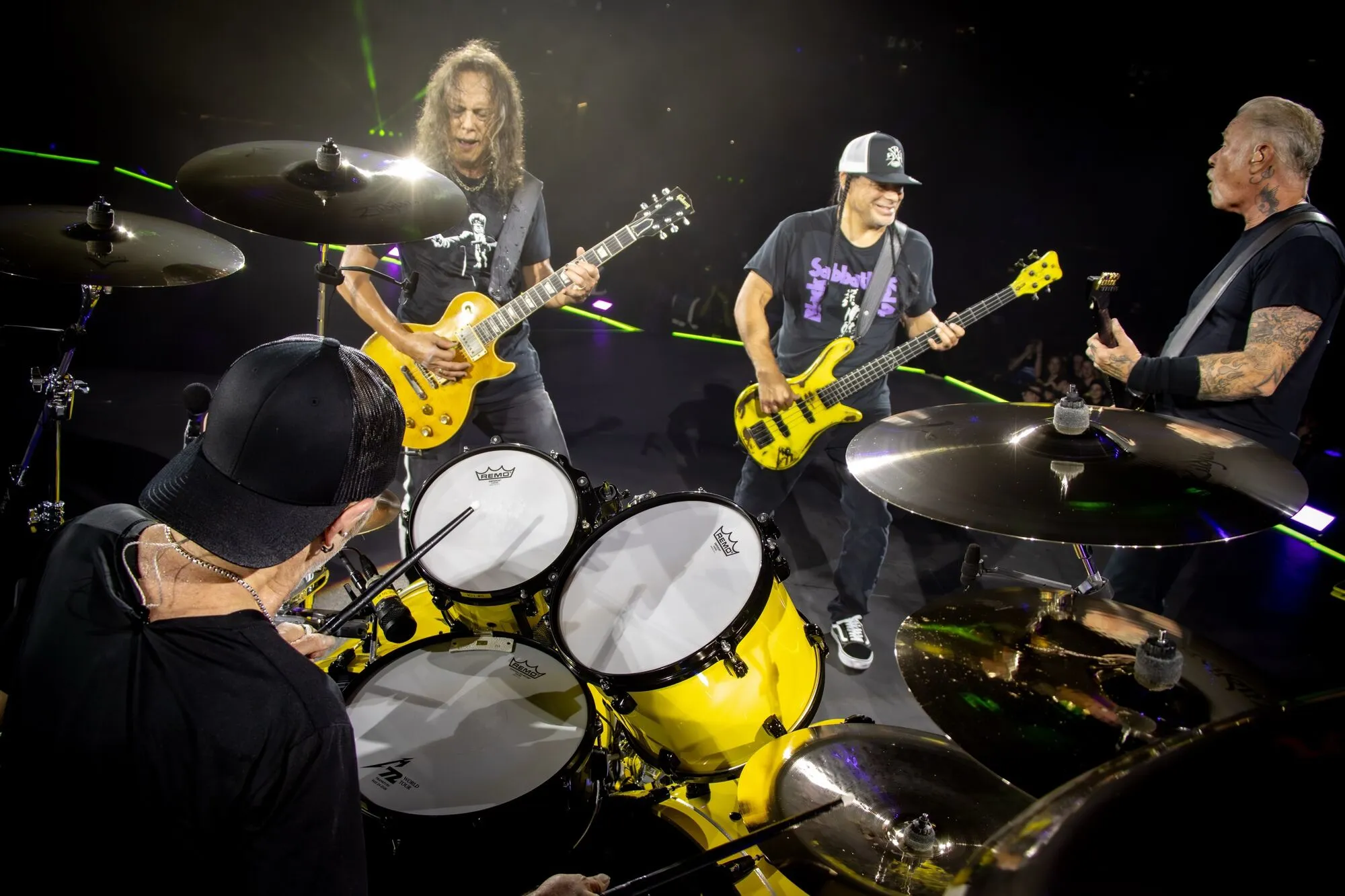 Після 24 лютого 2022 року Metallica активно підтримував Україну