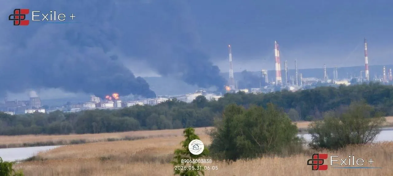 Под ударом – НПЗ: российский Саратов атаковали дроны, вспыхнул пожар. Фото и видео