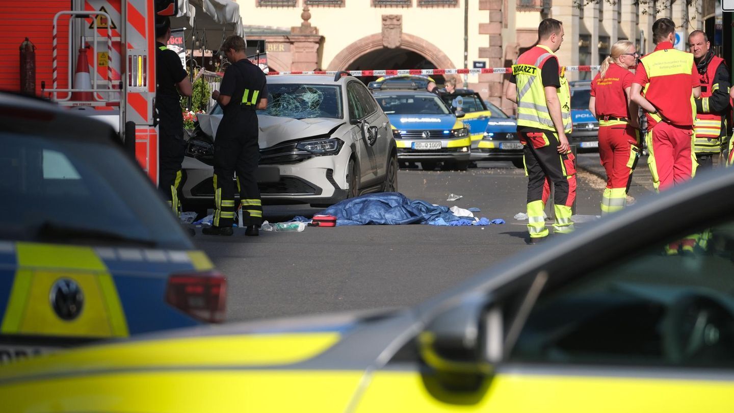 В центре Лейпцига автомобиль влетел в толпу: есть погибшие и пострадавшие