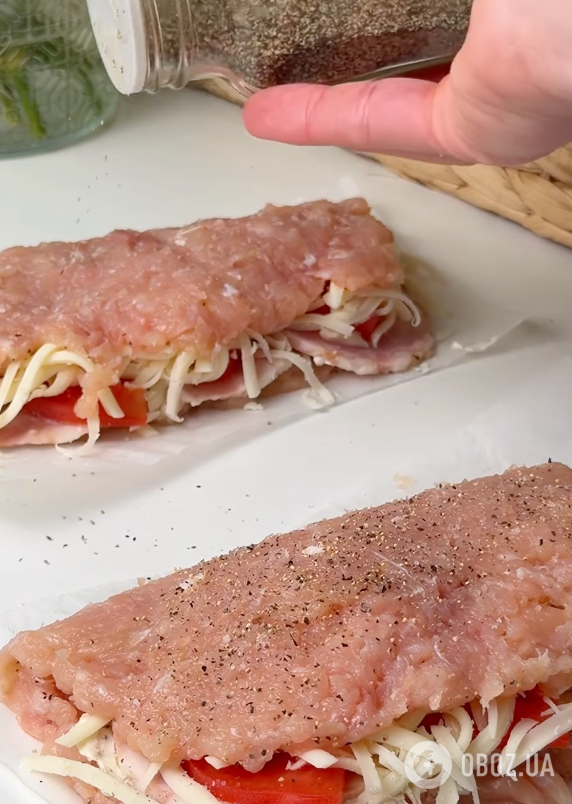 Сочные конвертики из фарша с сыром и помидорами: рецепт сытного и полезного блюда