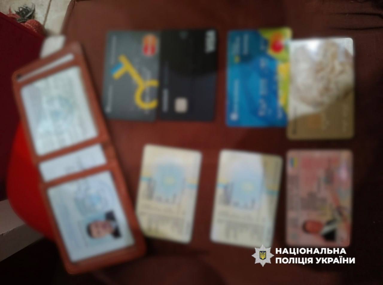 "Квиток за кордон" вартістю $23 тис.: у Києві затримали організатора схеми для ухилянтів. Фото та подробиці
