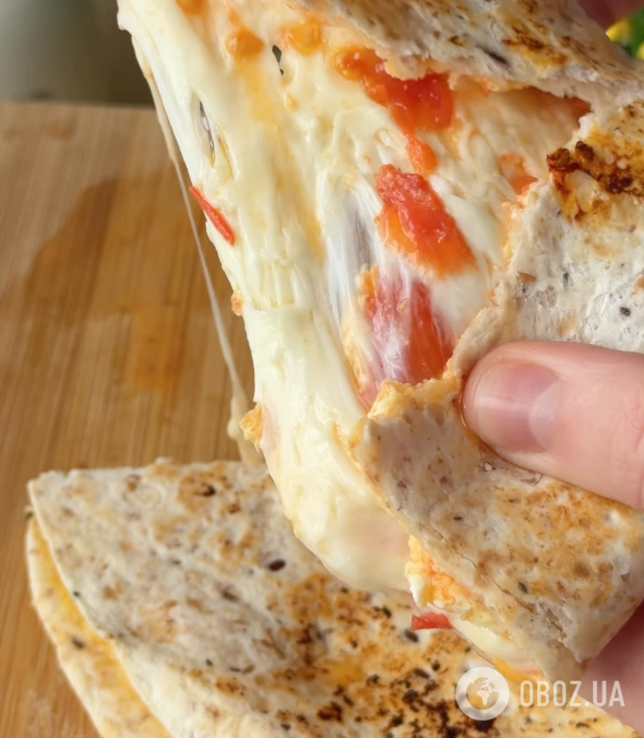 Что приготовить для завтрака из яиц и лаваша: рецепт вкусного и сытного омлета по-новому
