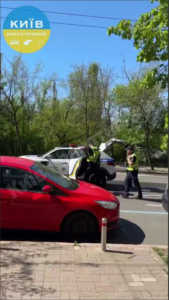 В Киеве на Печерске водитель Maserati устроил массовое ДТП с пострадавшим. Подробности и видео
