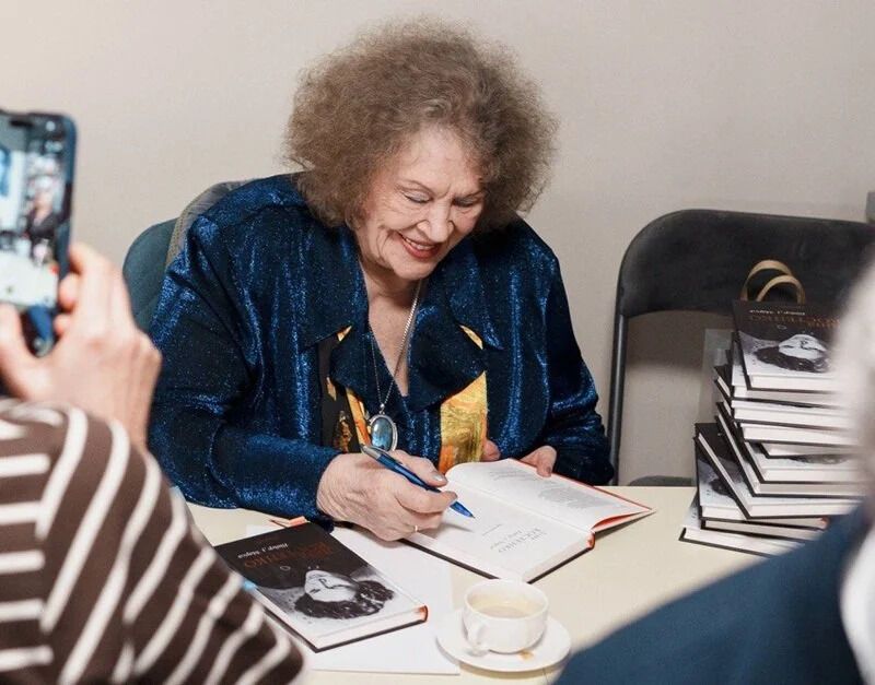 "Испытания еще будут страшные". 96-летняя Лина Костенко на презентации сделала пророчество о будущем Украины