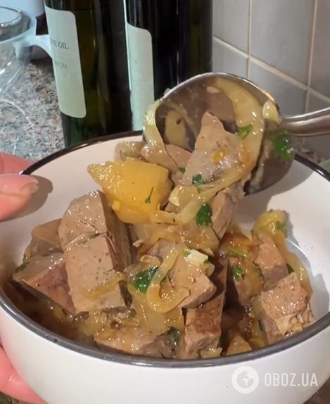 Как приготовить мягкую печень на ужин: рецепт с яблоками