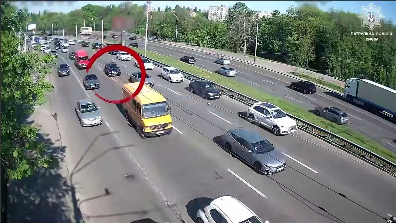 У Києві водій-ухилянт, тікаючи від поліції, збив жінку. Подробиці та відео