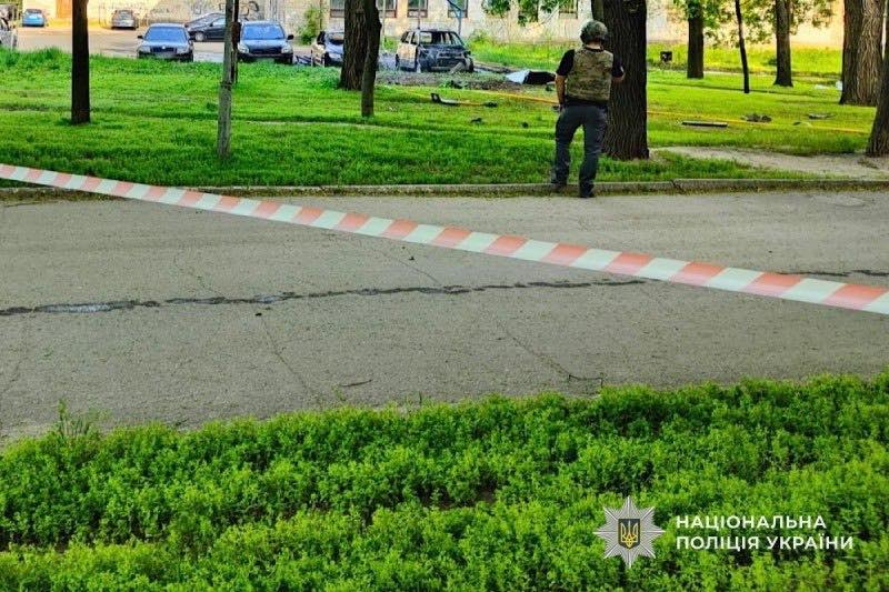В Днепре взорвалось припаркованное авто: пострадали два человека. Фото