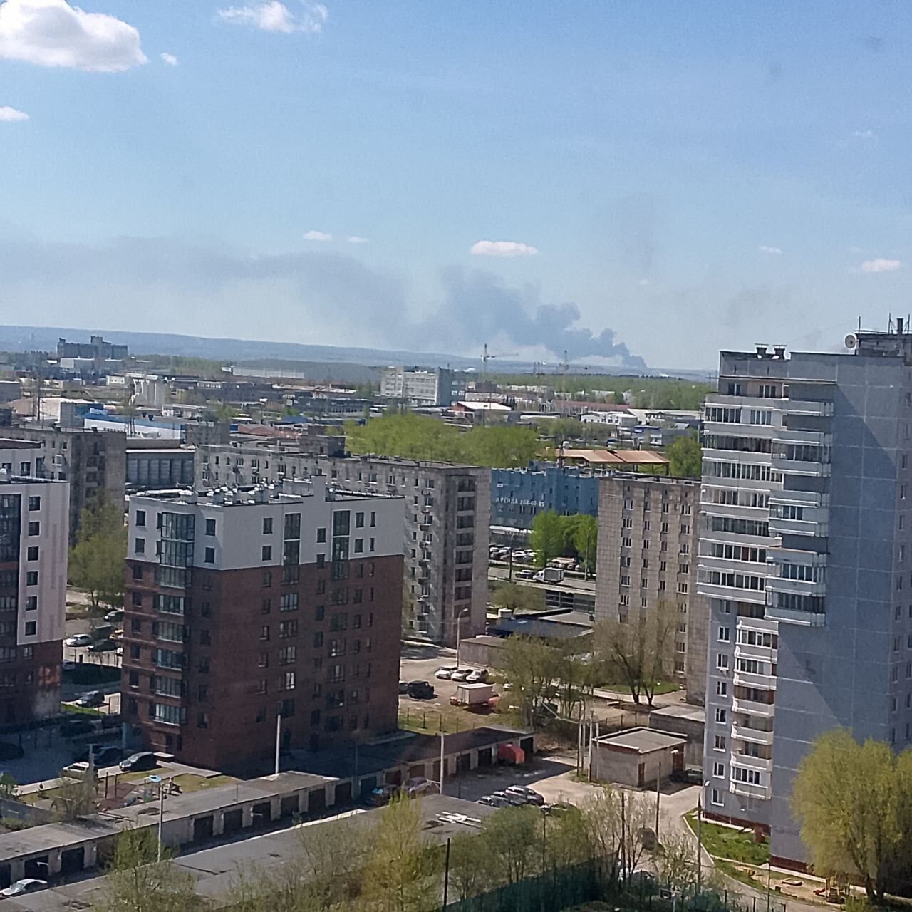 Під прицілом ЛВДС: у російській Пермі прогриміли вибухи, піднявся дим. Фото і відео